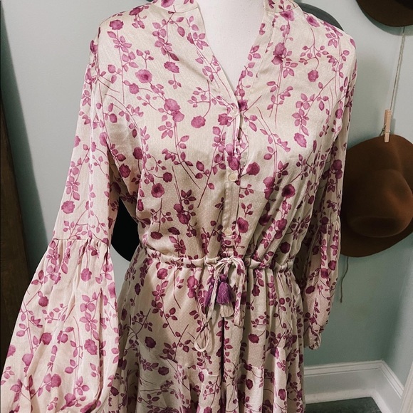 NWT AAKAA FLORAL DRESS MEDIUM - Picture 2 of 7